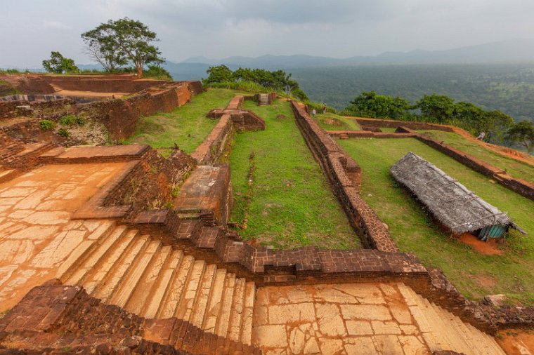 063 Sigiriya rots.jpg